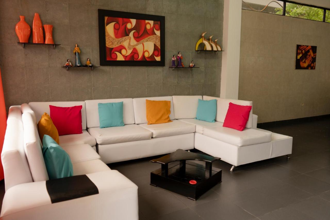 Rinakawsay - Viveviajando Apartamento Amoblado En Тена Экстерьер фото
